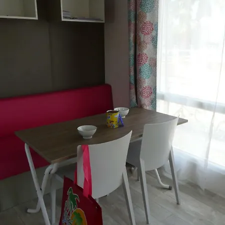 Campsite Camping Sunissim El Pla De Mar By Locatour *