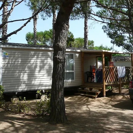 Campsite Camping Sunissim El Pla De Mar By Locatour *